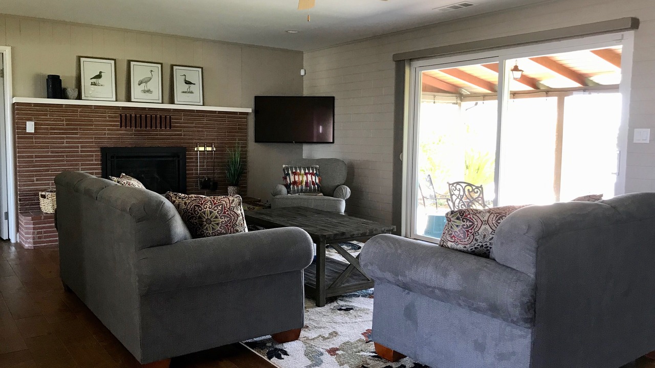 Photo of Livingroom in Victor