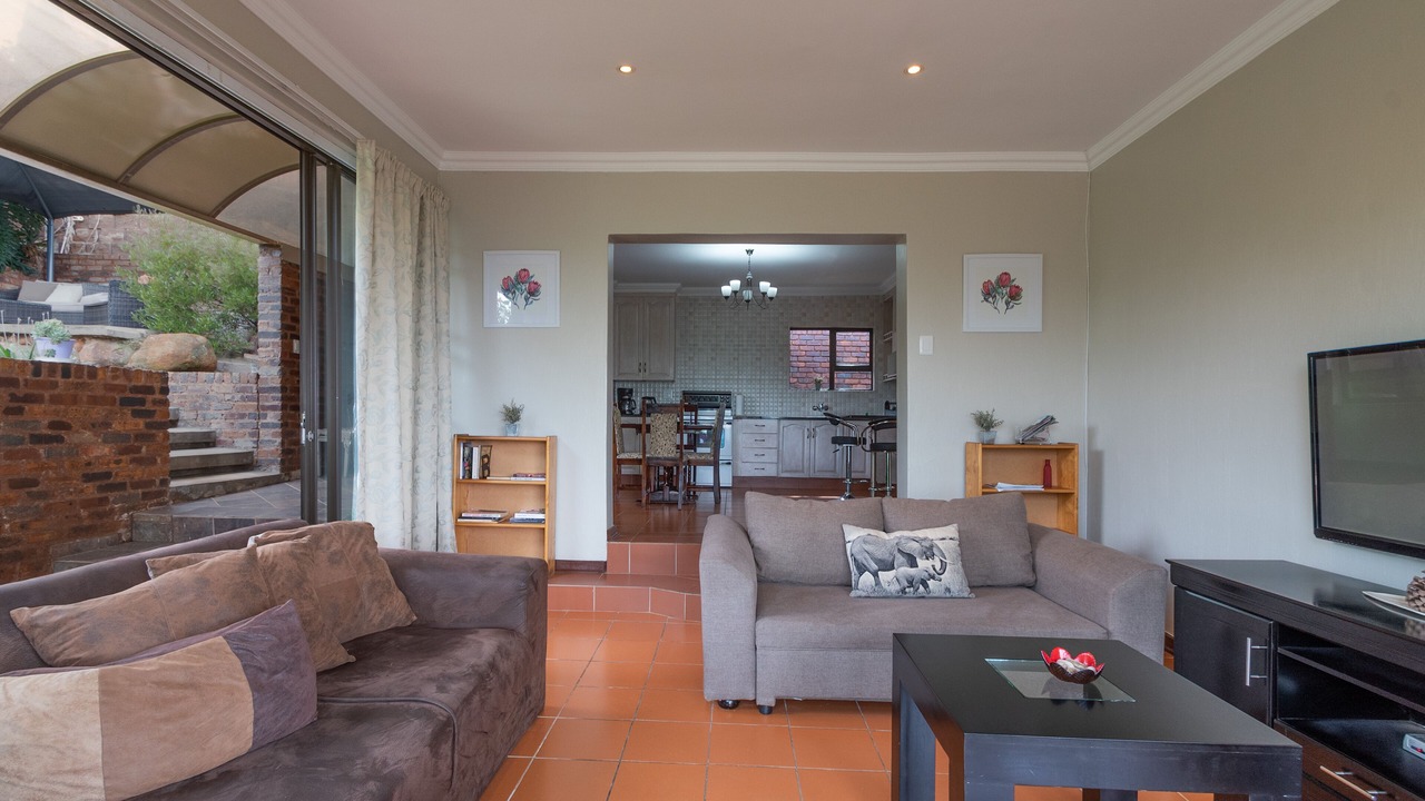 Photo of Livingroom in Glenvista