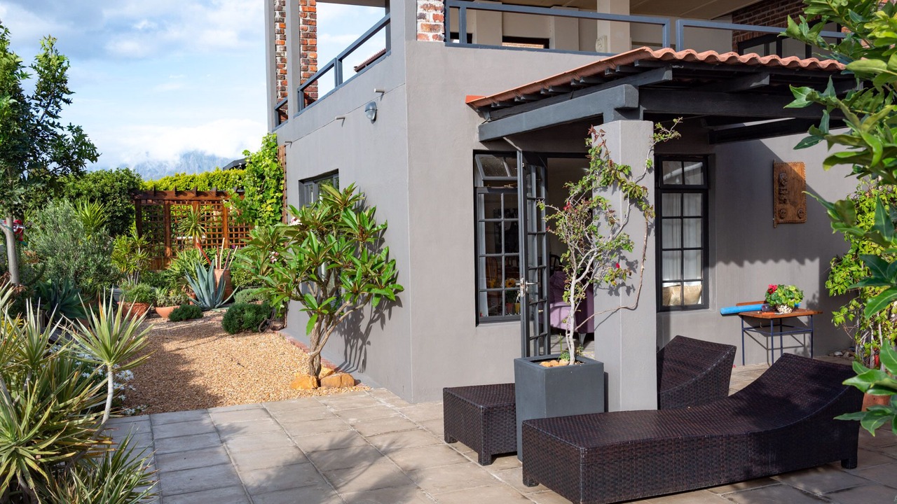 Photo of Patio Balcony in Mountainside