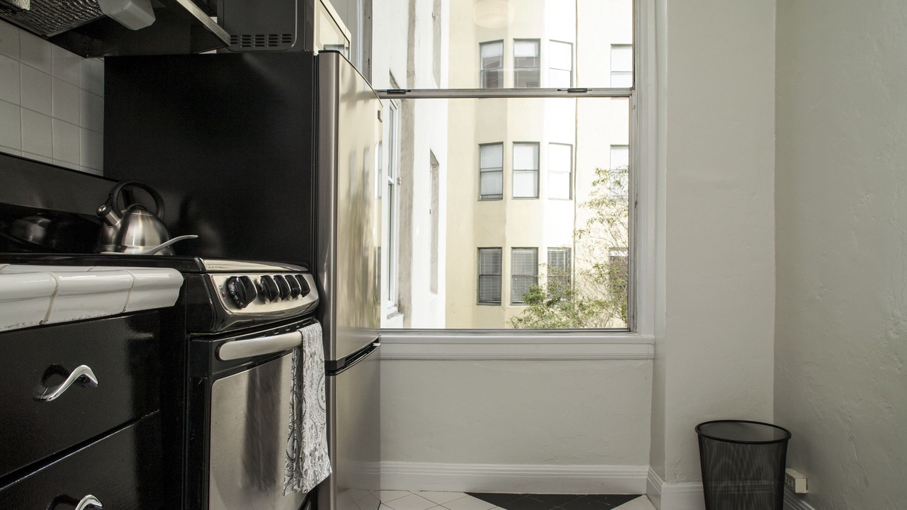 Photo of Kitchen in Tenderloin