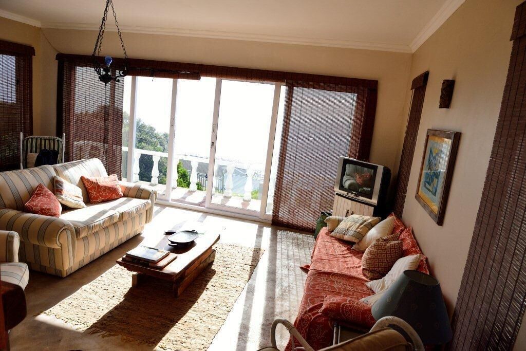 Photo of Livingroom in Simon's Town