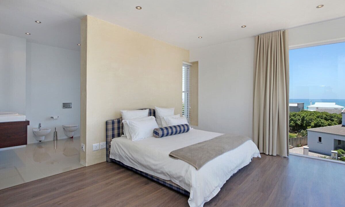 Photo of Bedroom in Kommetjie