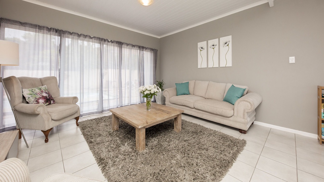 Photo of Livingroom in Elgin