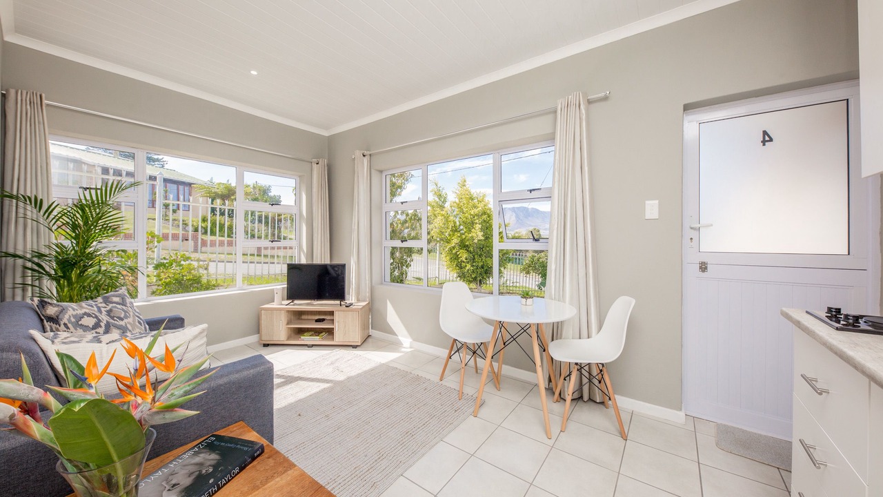 Photo of Livingroom in Elgin