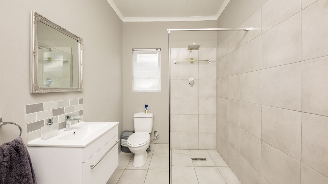 Photo of Bathroom in Elgin