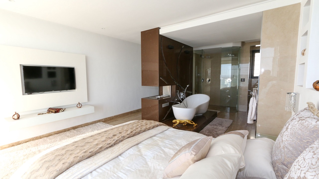 Photo of Bedroom in Mountainside