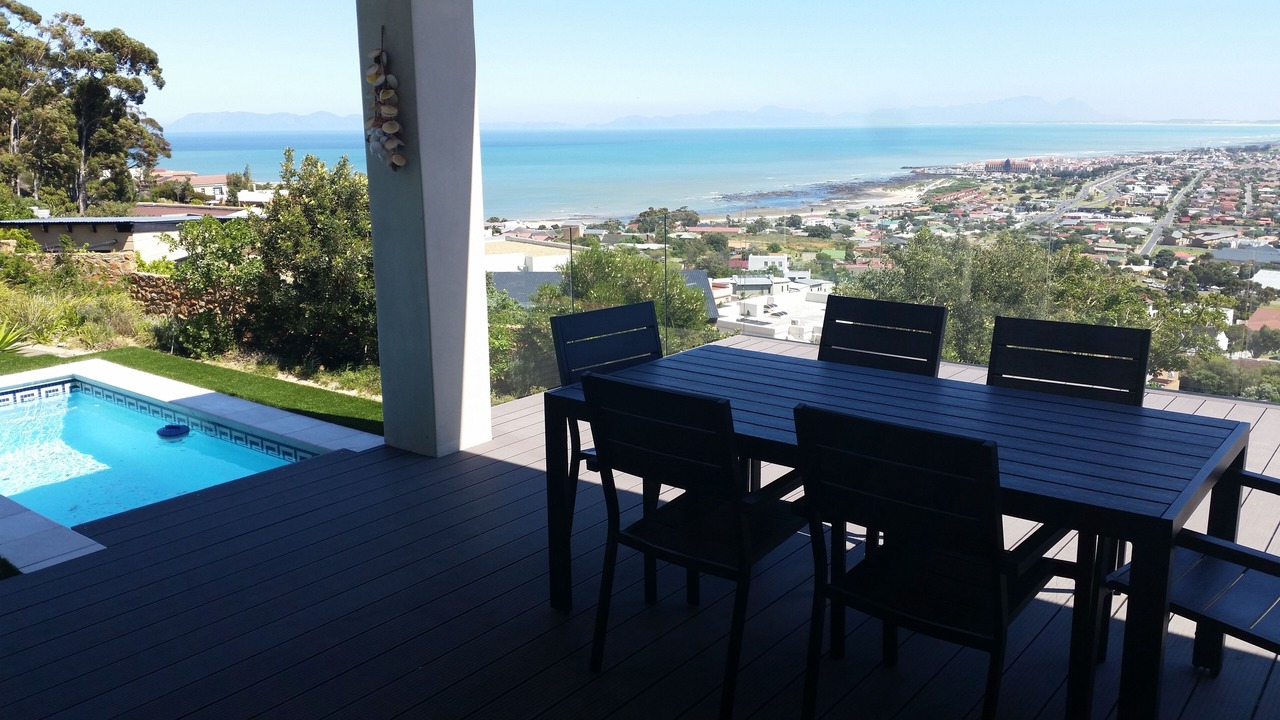 Photo of Patio Balcony in Mountainside
