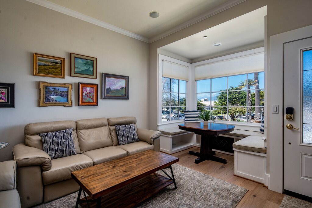 Photo of Livingroom in Pacific Grove