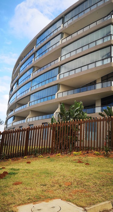 Photo of Buildings in La Mercy