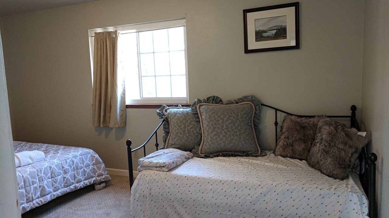 Photo of Bedroom in Oakland
