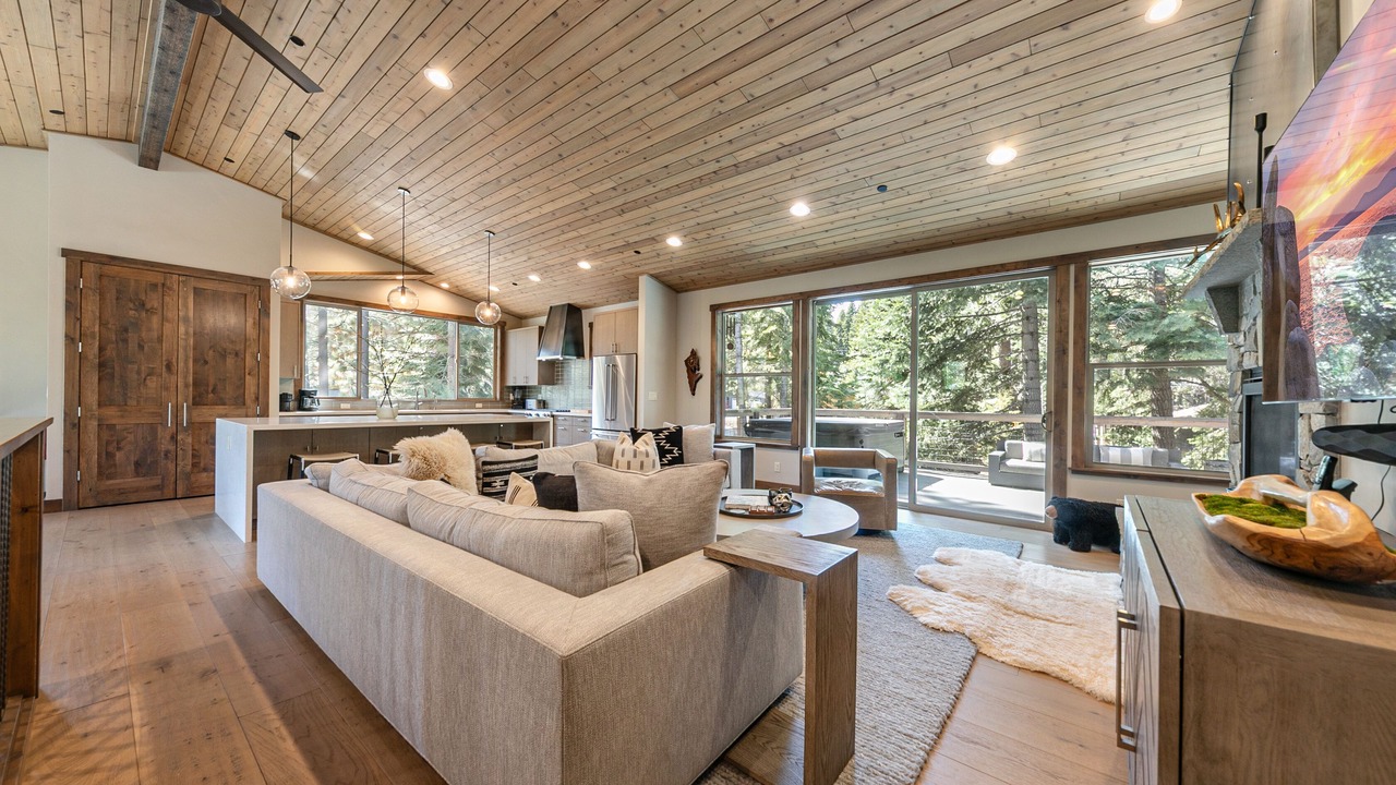 Photo of Livingroom in Comstock Acres