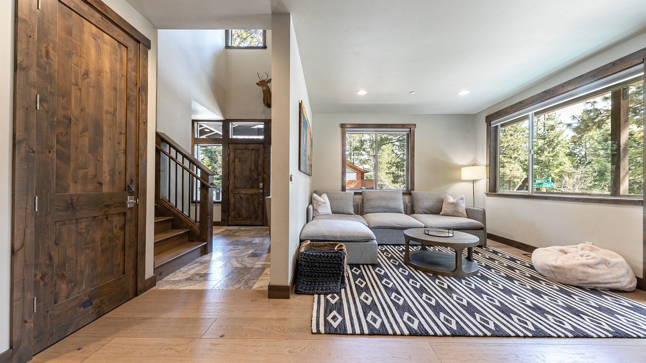 Photo of Livingroom in Comstock Acres