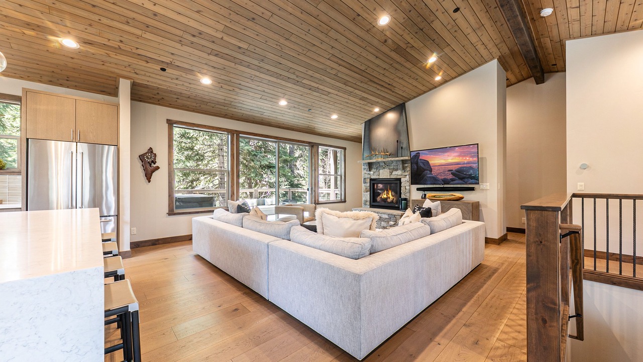 Photo of Livingroom in Comstock Acres