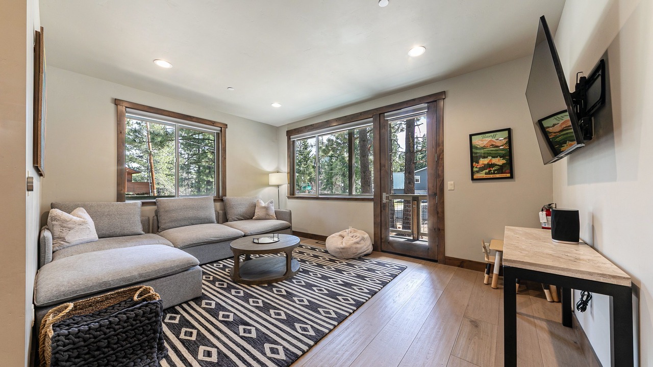 Photo of Livingroom in Comstock Acres