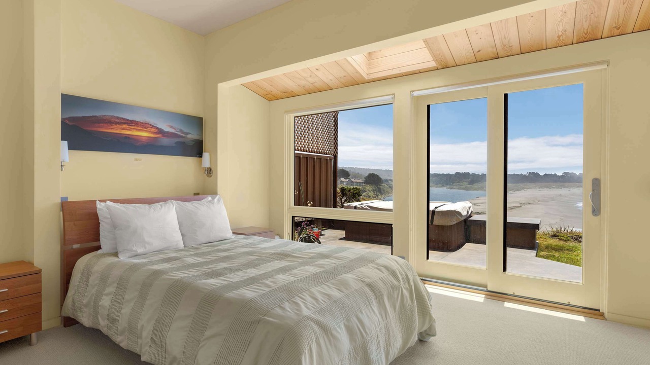 Photo of Bedroom in Gualala