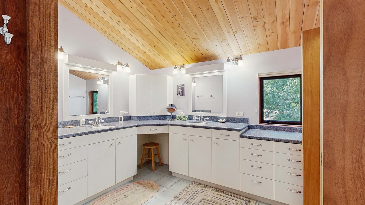 Photo of Bathroom in Sea Ranch