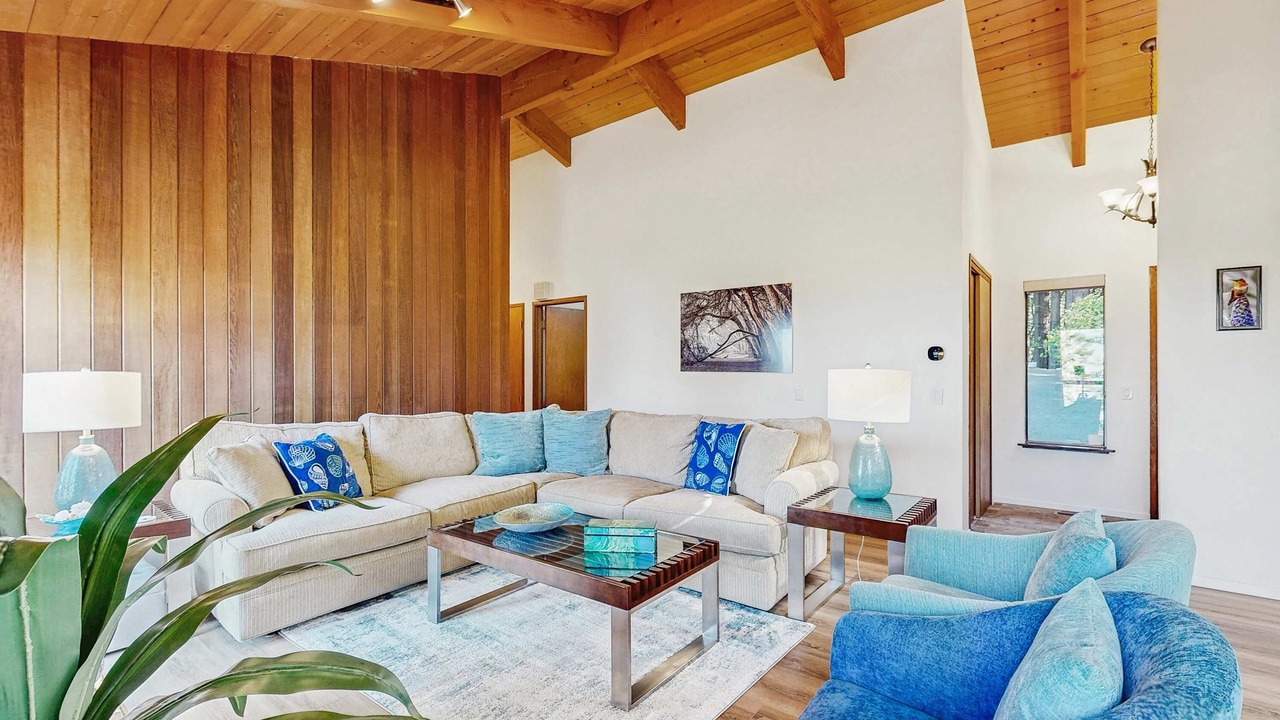 Photo of Bedroom in Gualala