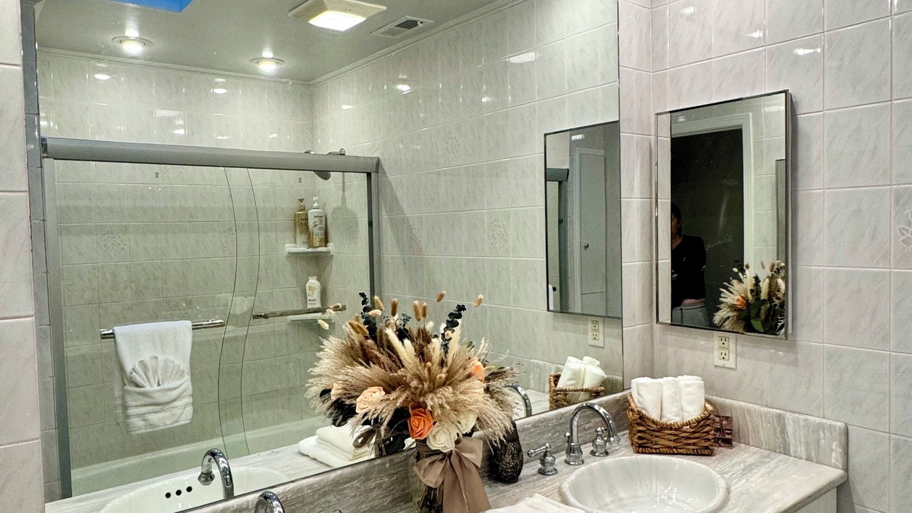 Photo of Bathroom in Broadmoor