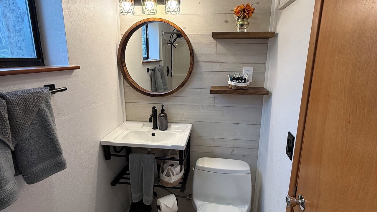 Photo of Bathroom in Gualala
