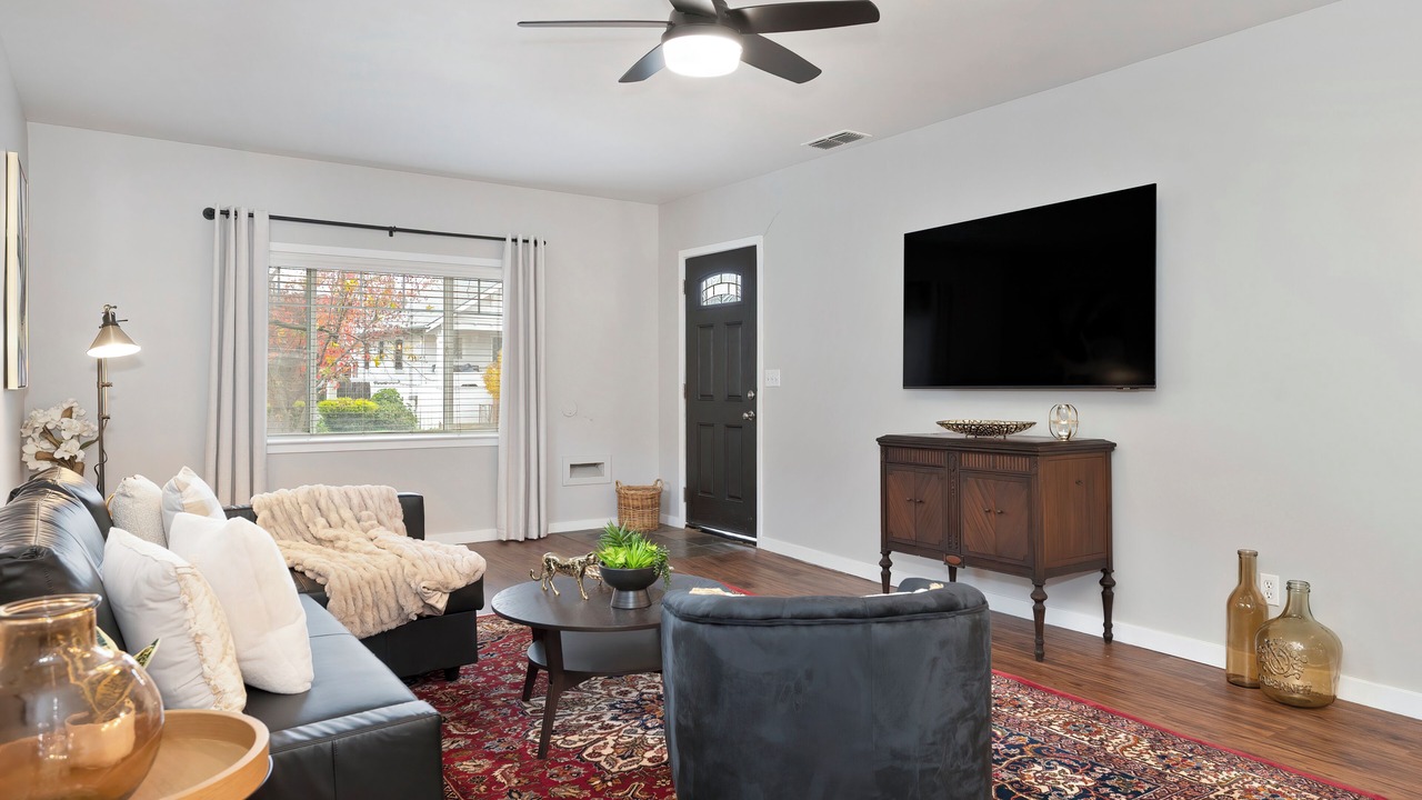 Photo of Livingroom in Central Sacramento