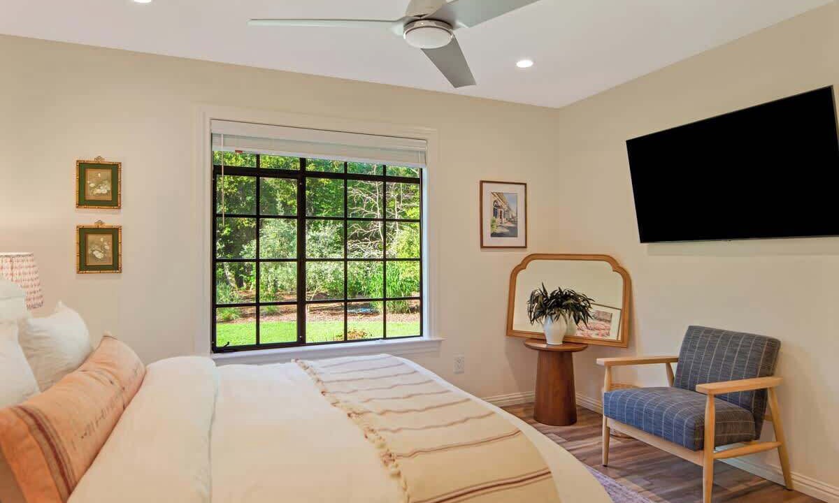 Photo of Bedroom in Eldridge