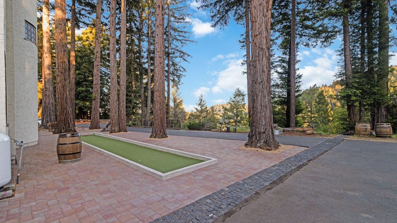 Photo of Outdoor in Brookdale