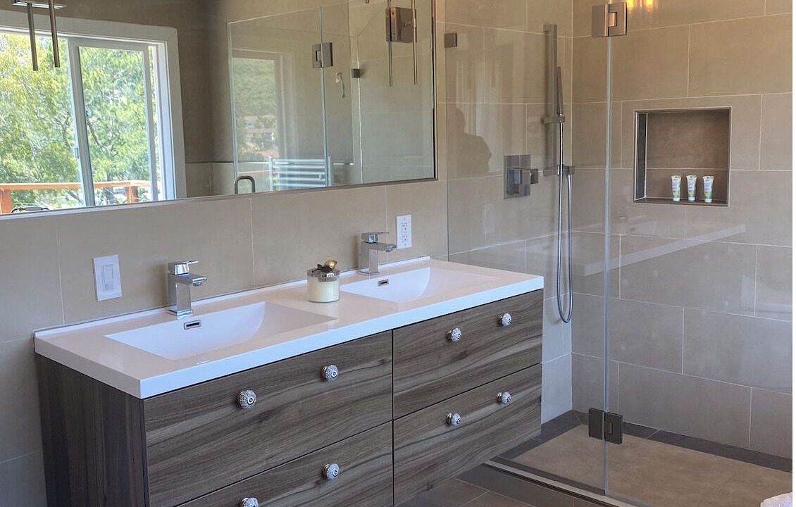 Photo of Bathroom in Park Pacifica