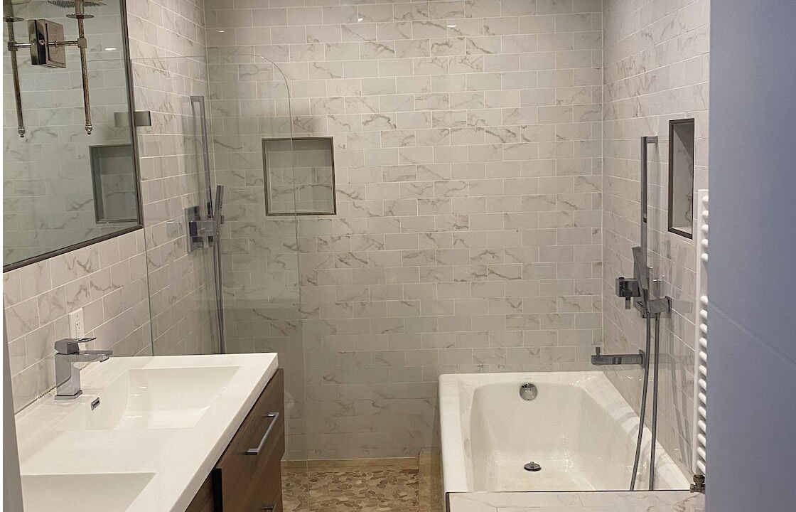 Photo of Bathroom in Park Pacifica