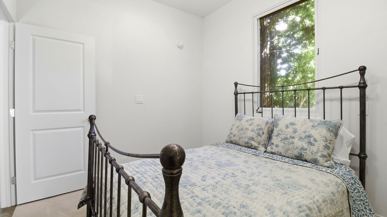 Photo of Bedroom in West Atherton