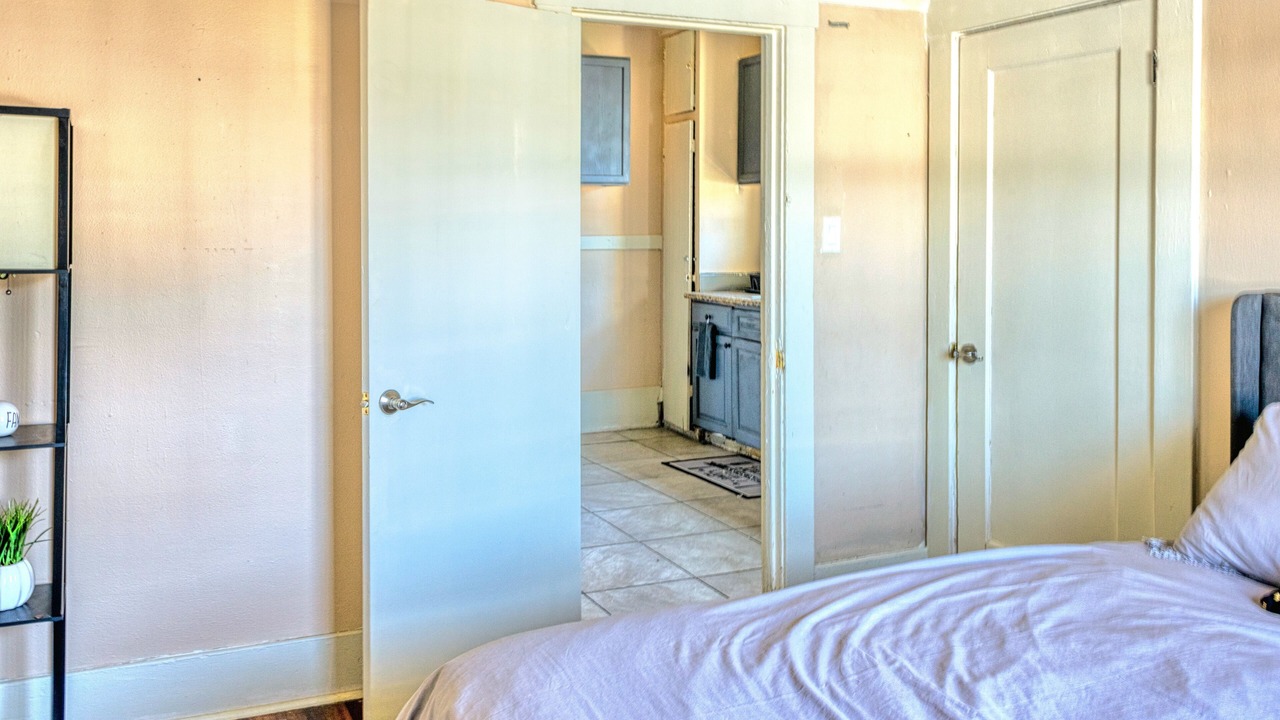 Photo of Bedroom in Oakland