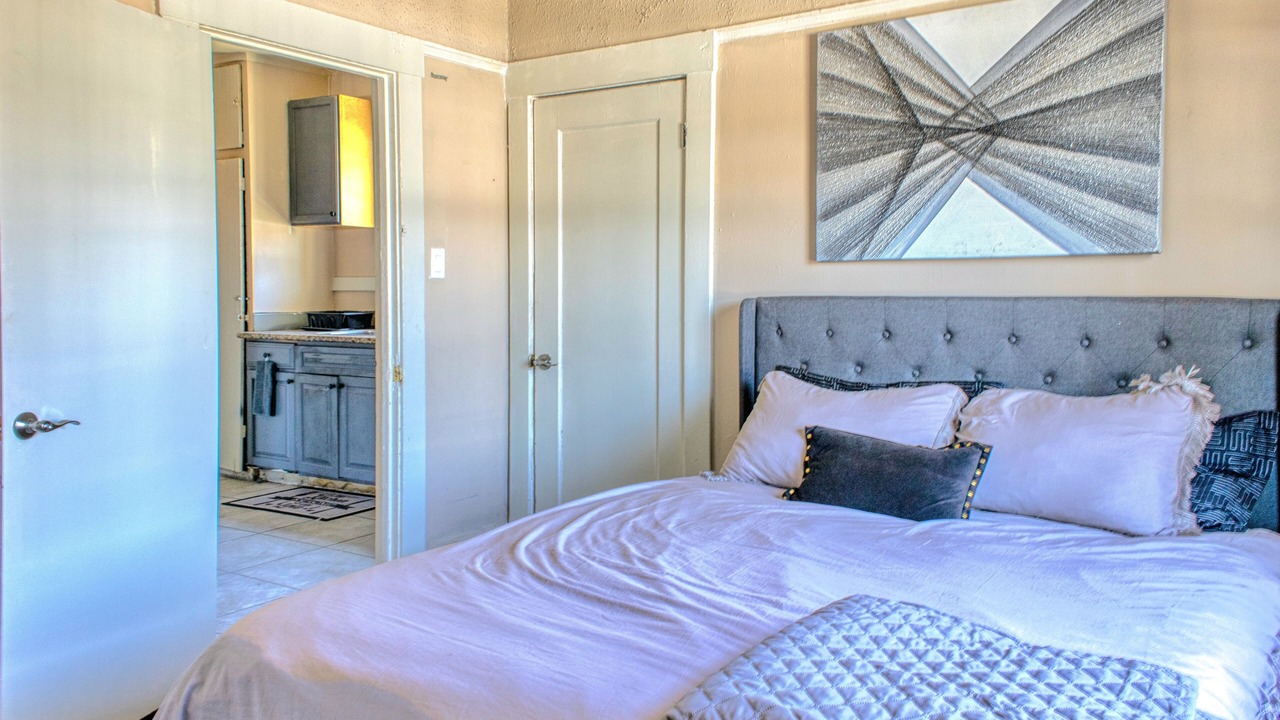 Photo of Bedroom in Oakland