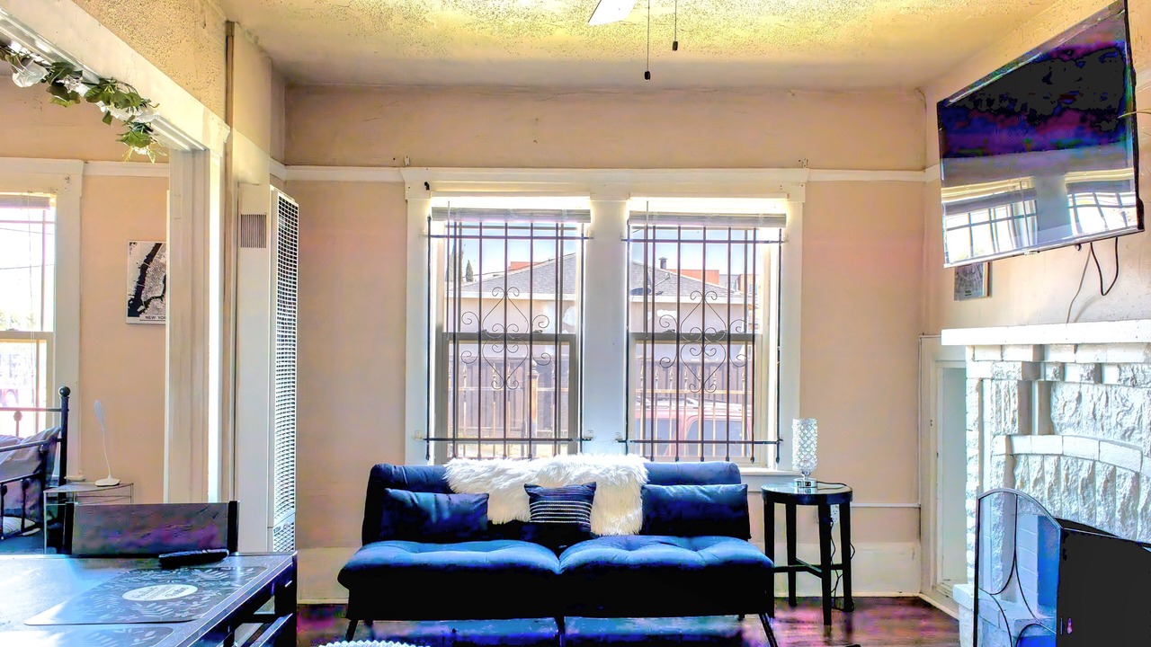 Photo of Livingroom in Oakland