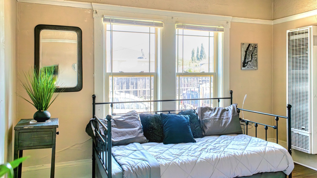 Photo of Bedroom in Oakland