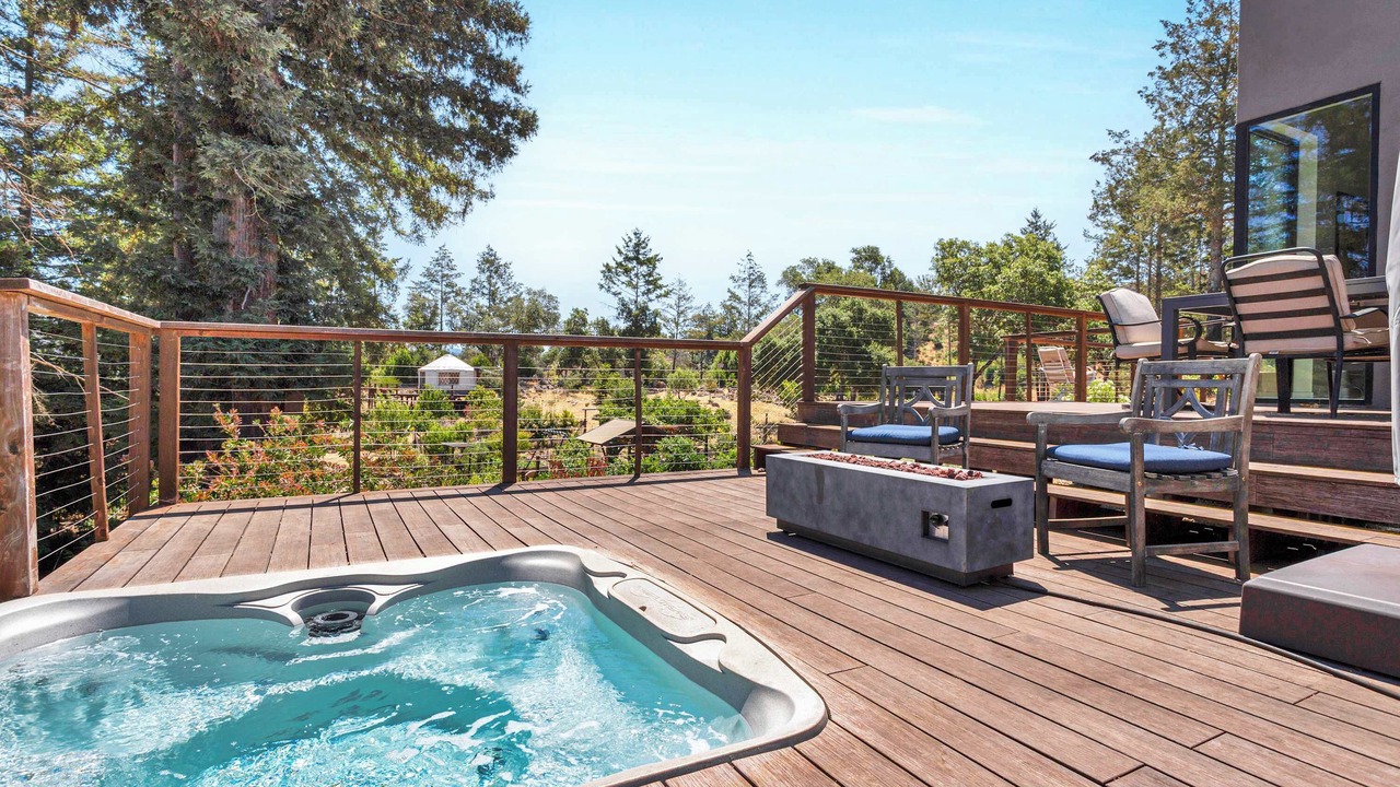 Photo of Patio Balcony in Riebli-Wallace Neighborhood Group