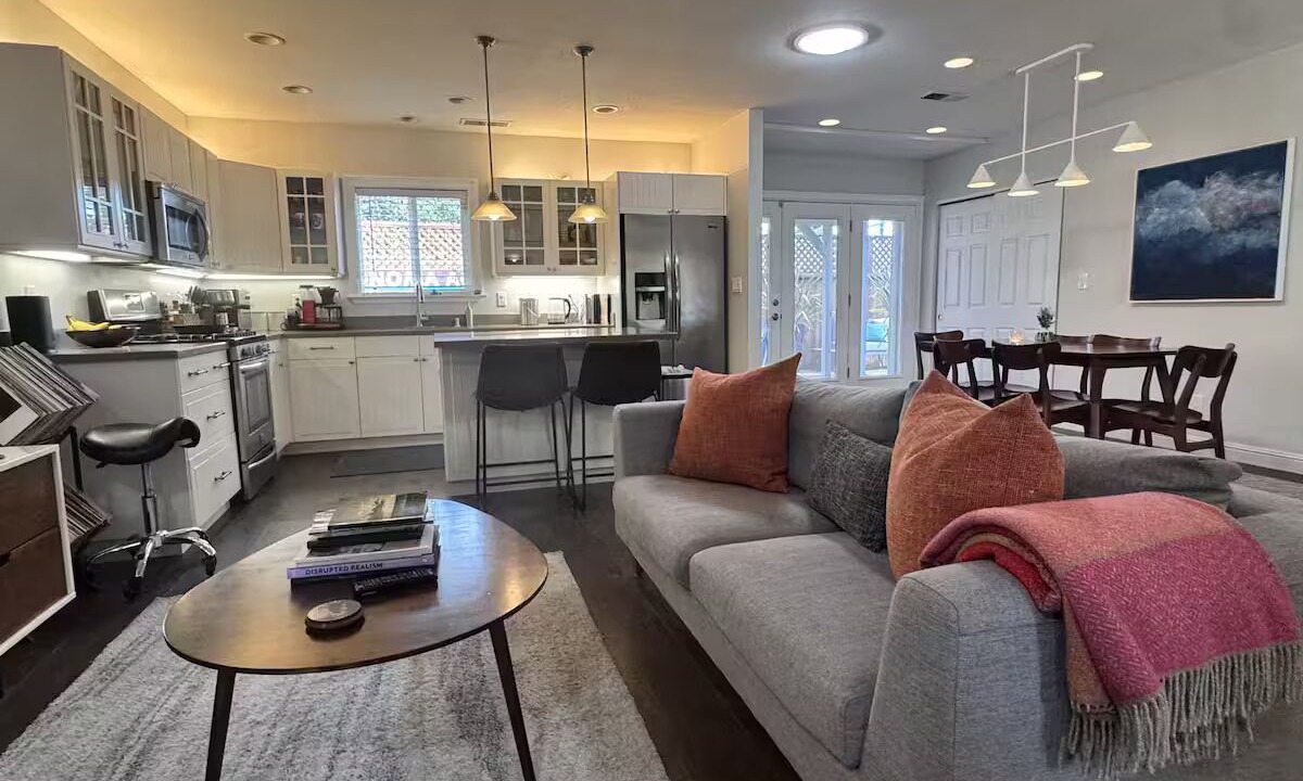 Photo of Livingroom in Boyes Hot Springs