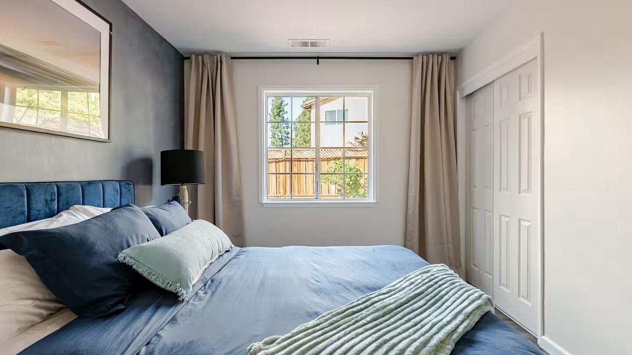Photo of Bedroom in Central District
