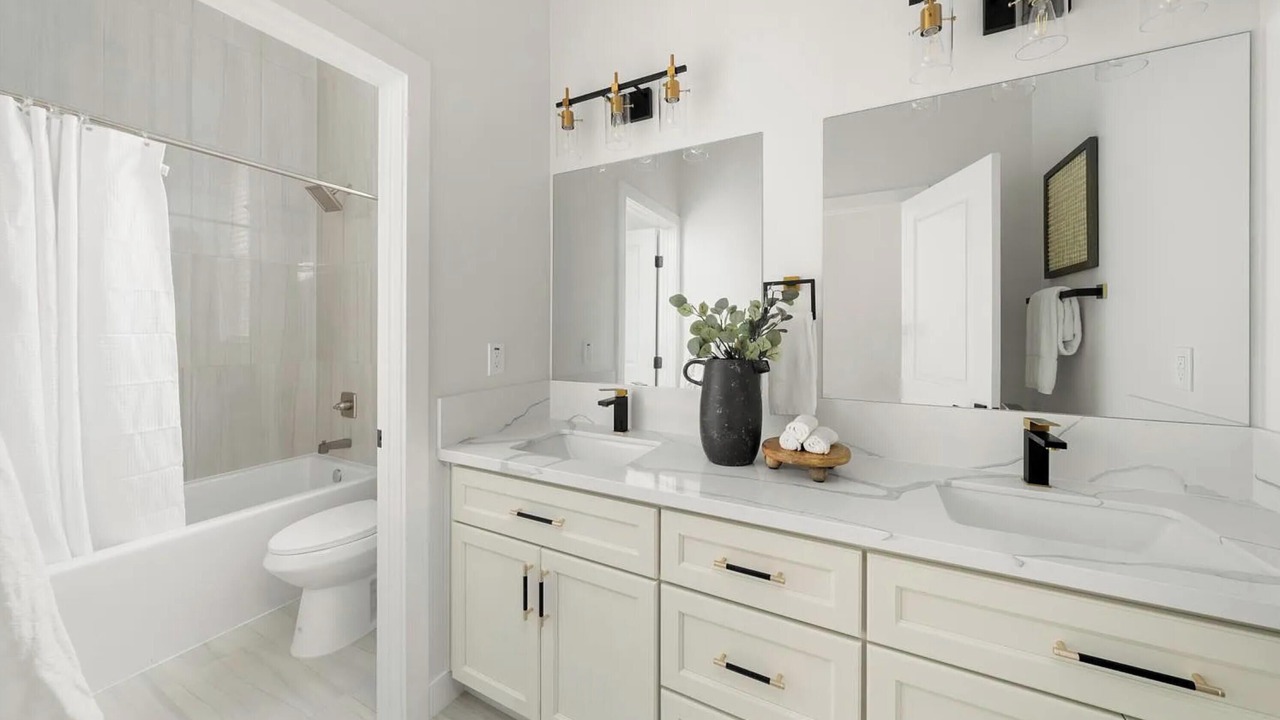 Photo of Bathroom in North Auburn