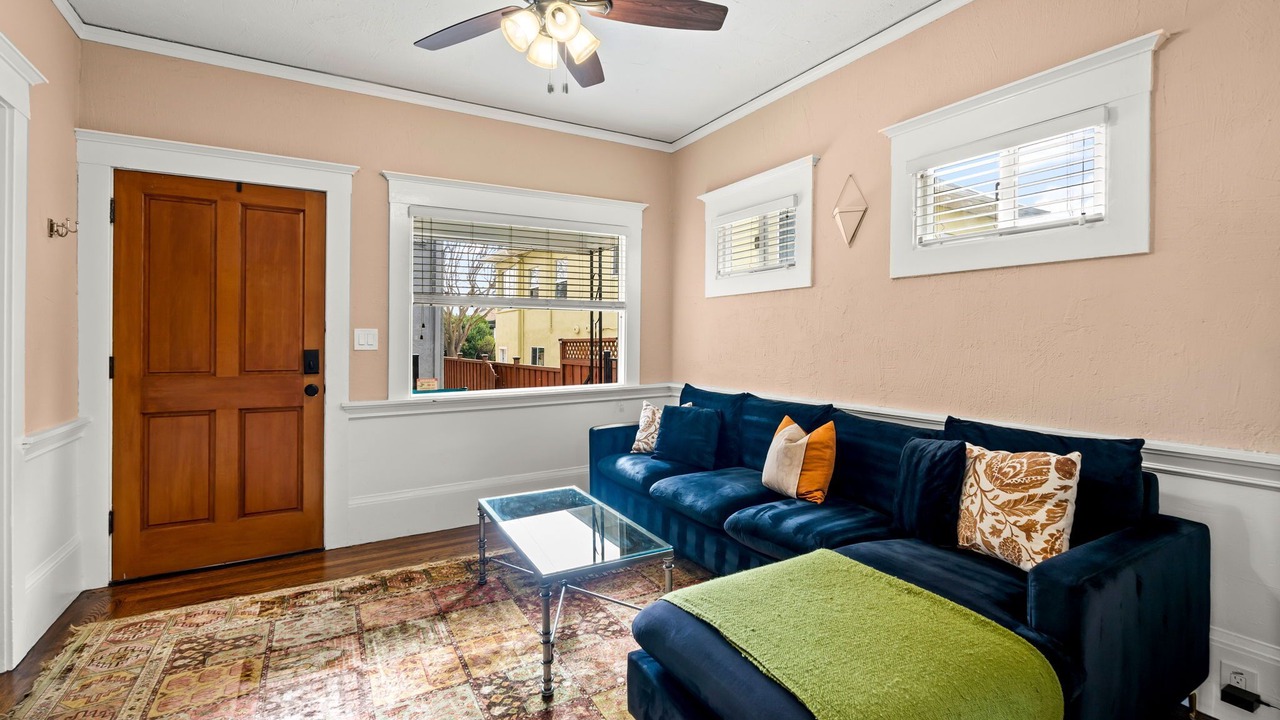 Photo of Livingroom in South Berkeley