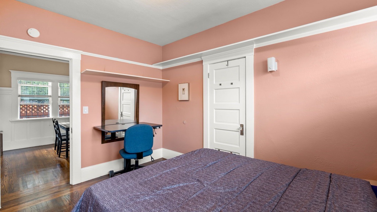 Photo of Bedroom in South Berkeley