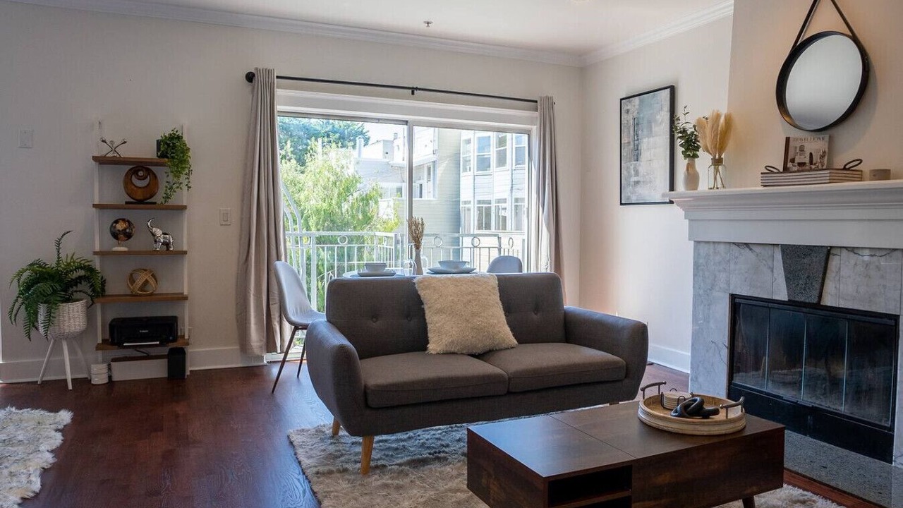 Photo of Livingroom in Lower Haight