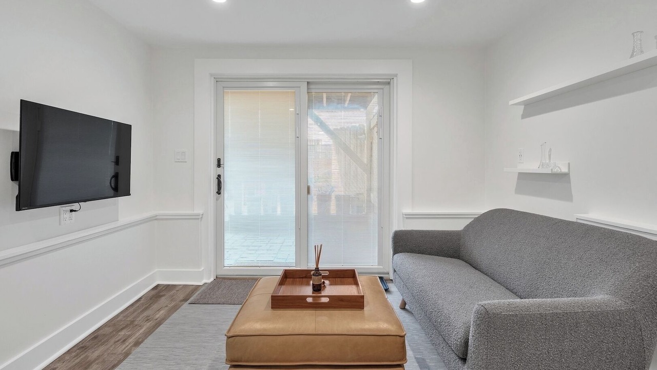 Photo of Livingroom in Outer Sunset