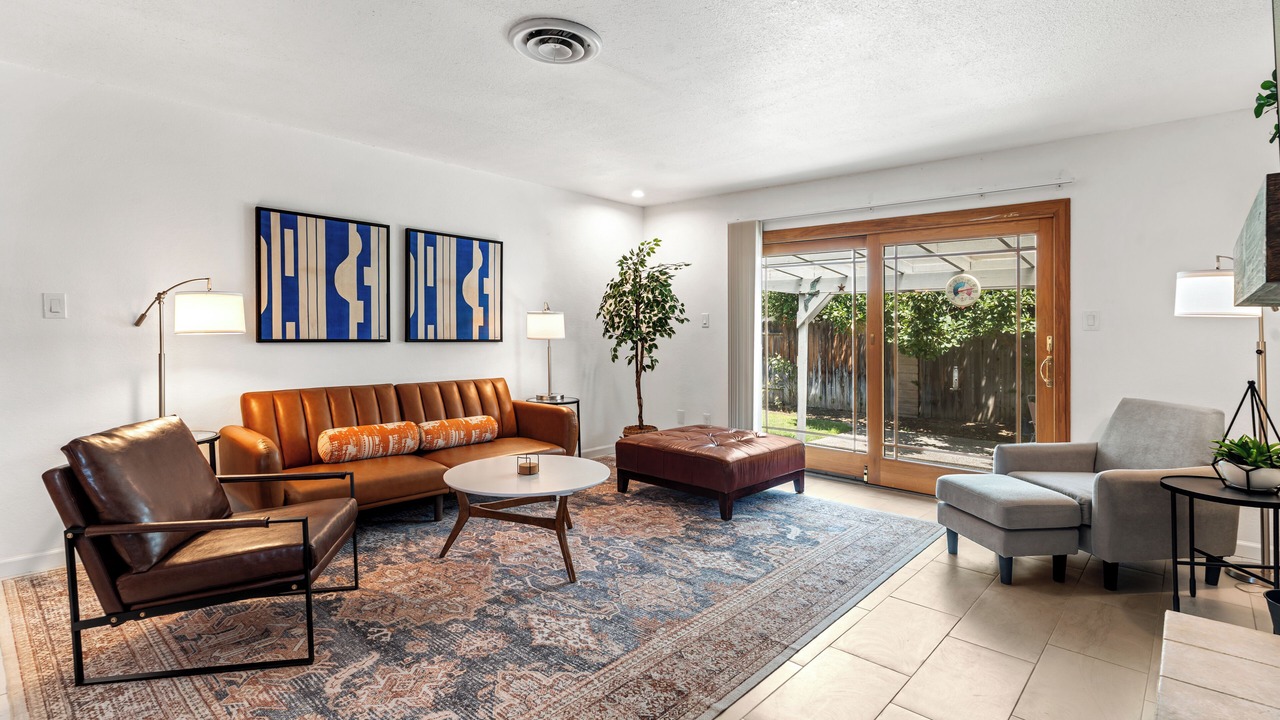 Photo of Livingroom in Southeastern Sacramento