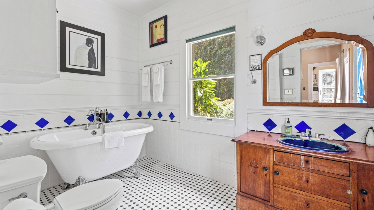 Photo of Bathroom in Albion