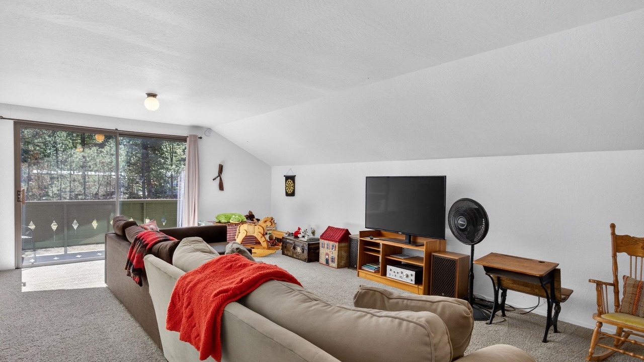 Photo of Livingroom in Graeagle