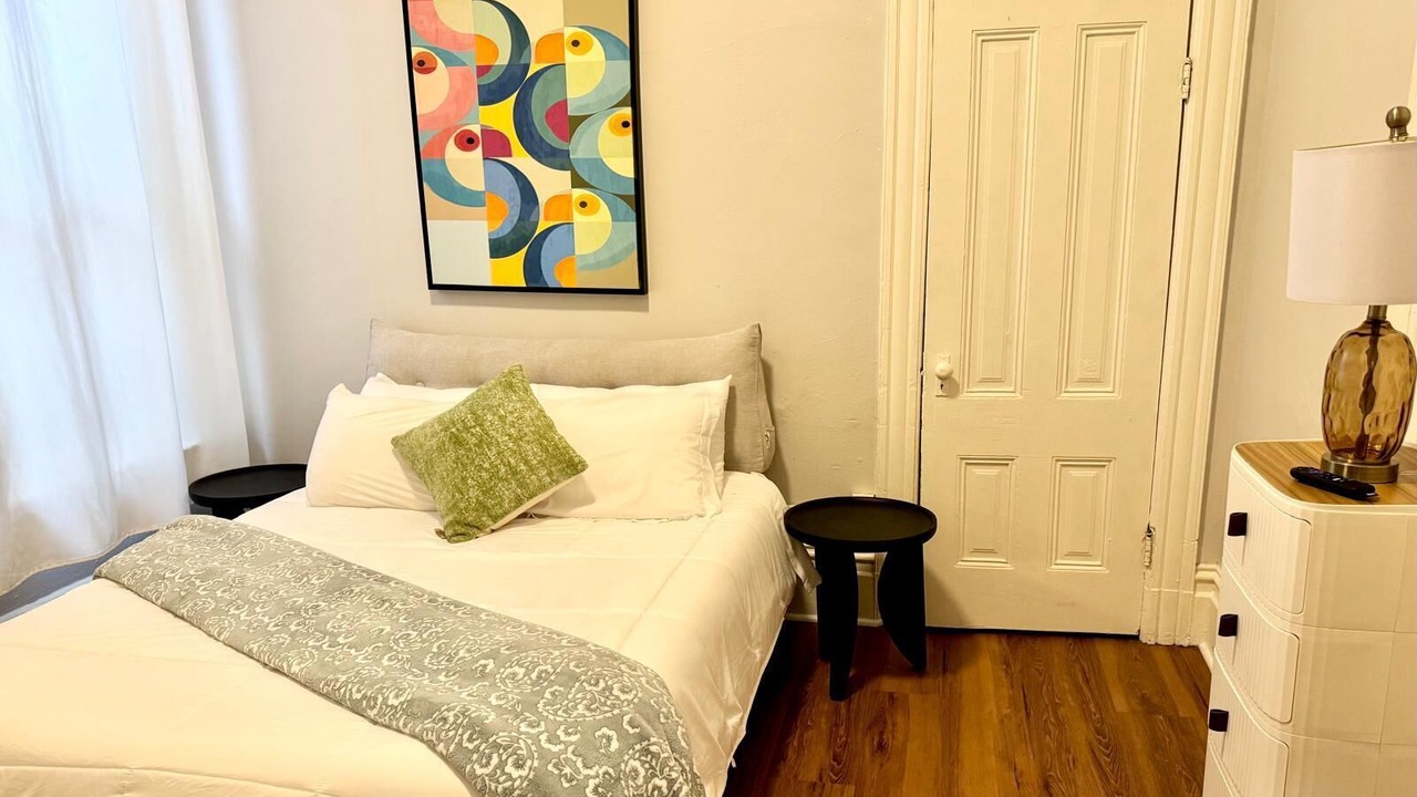 Photo of Bedroom in Uptown Oakland