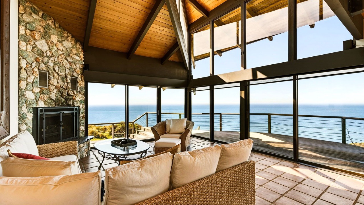 Photo of Livingroom in Gualala