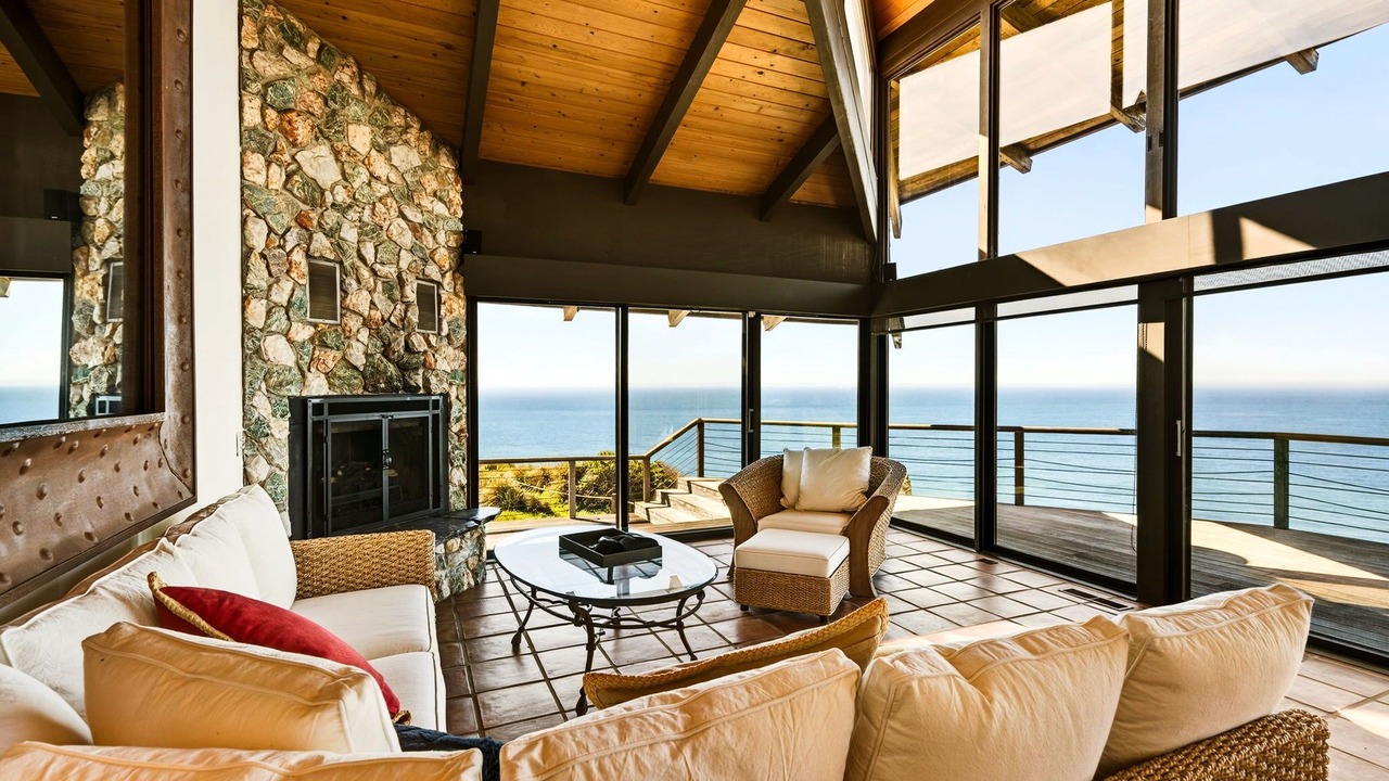 Photo of Livingroom in Gualala