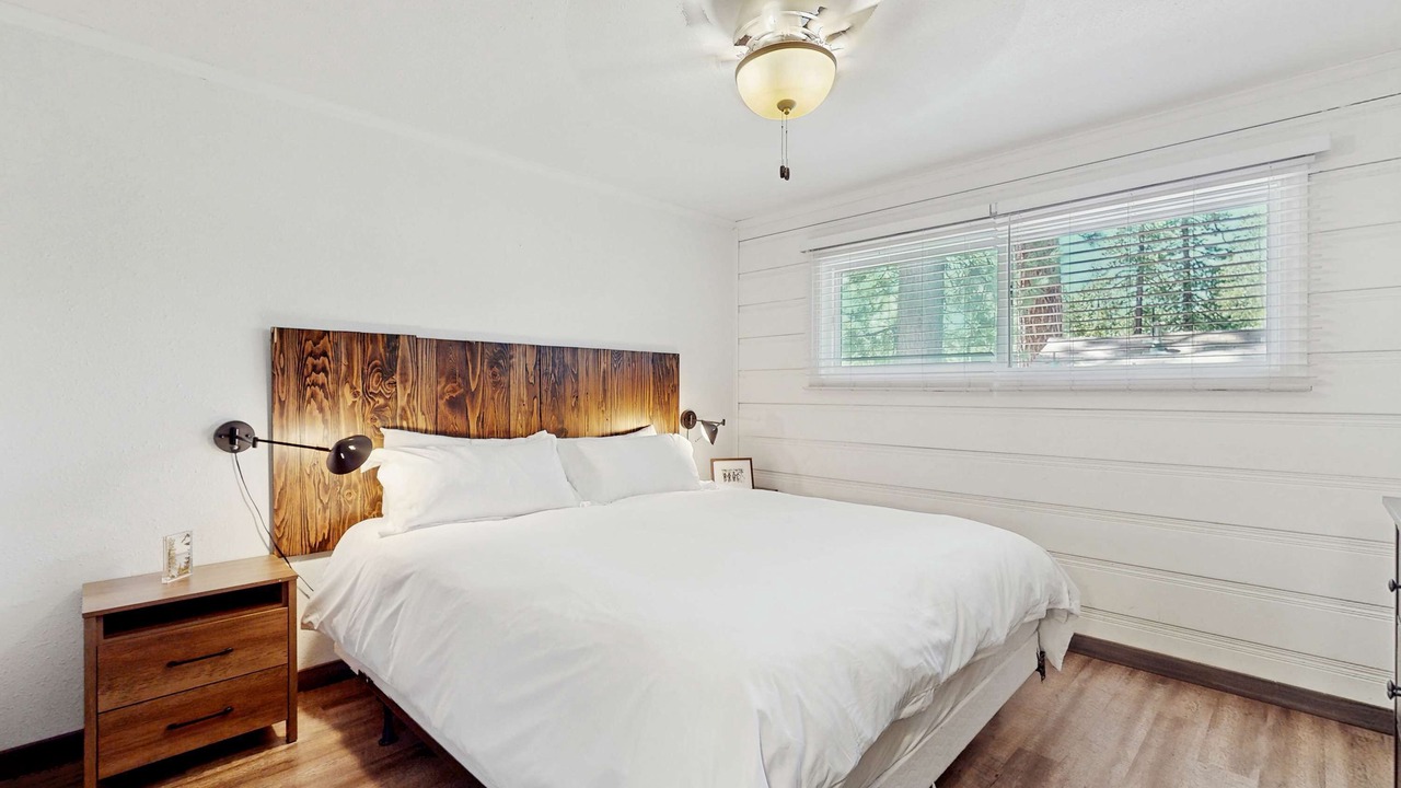Photo of Bedroom in Lakeside Park