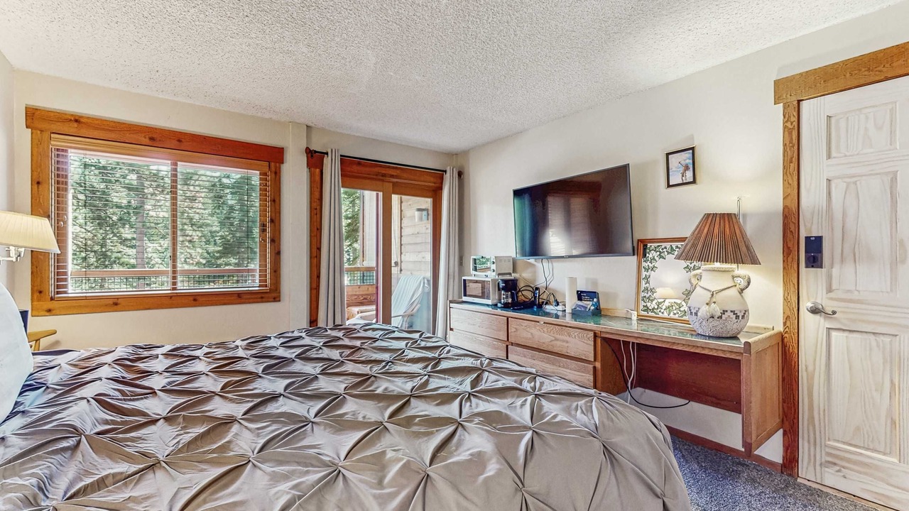 Photo of Bedroom in Tahoe Woods