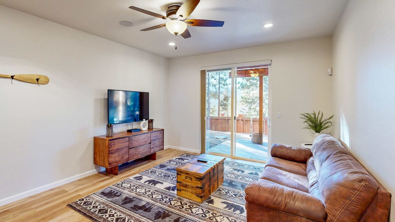 Photo of Livingroom in Pioneer Trail
